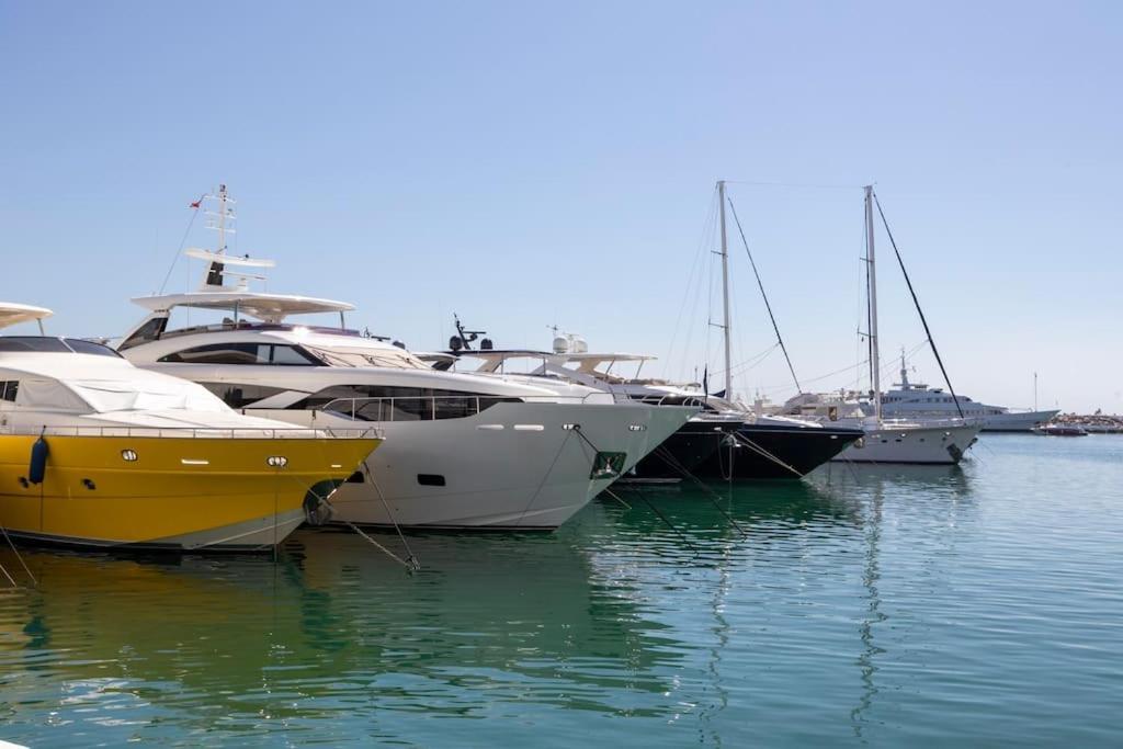 Puerto Banus Luxurious Apartment In The Heart Of The Port Марбелья Экстерьер фото