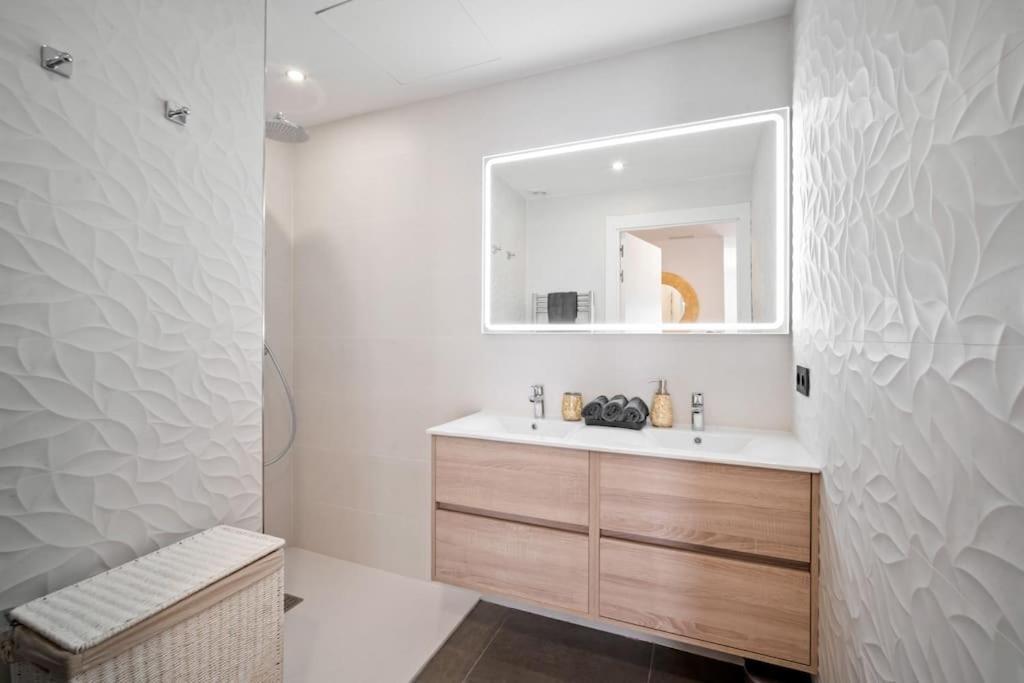 Puerto Banus Luxurious Apartment In The Heart Of The Port Марбелья Экстерьер фото